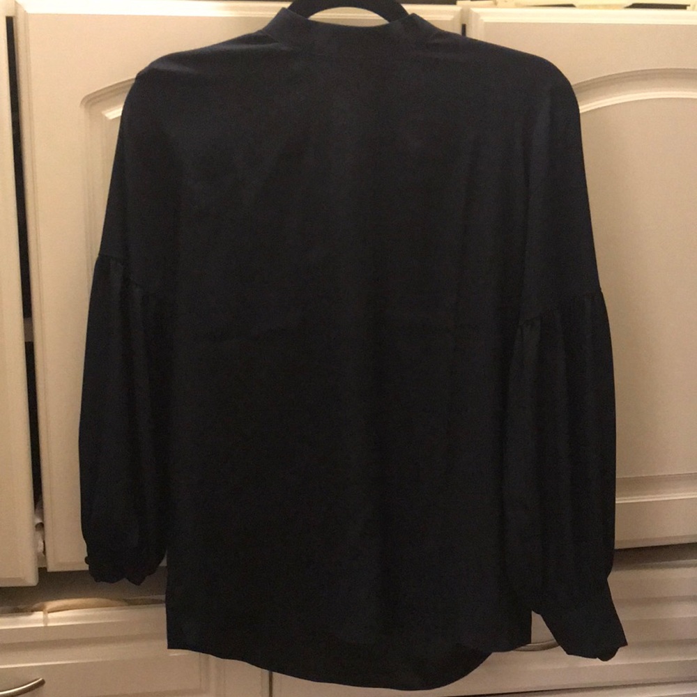 Shirt with puff sleeves